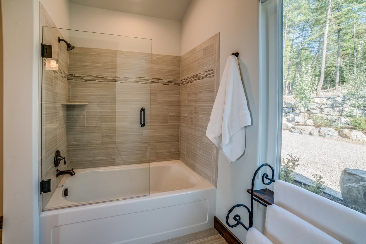 Shower & Tub Repair in Indian River Shores
